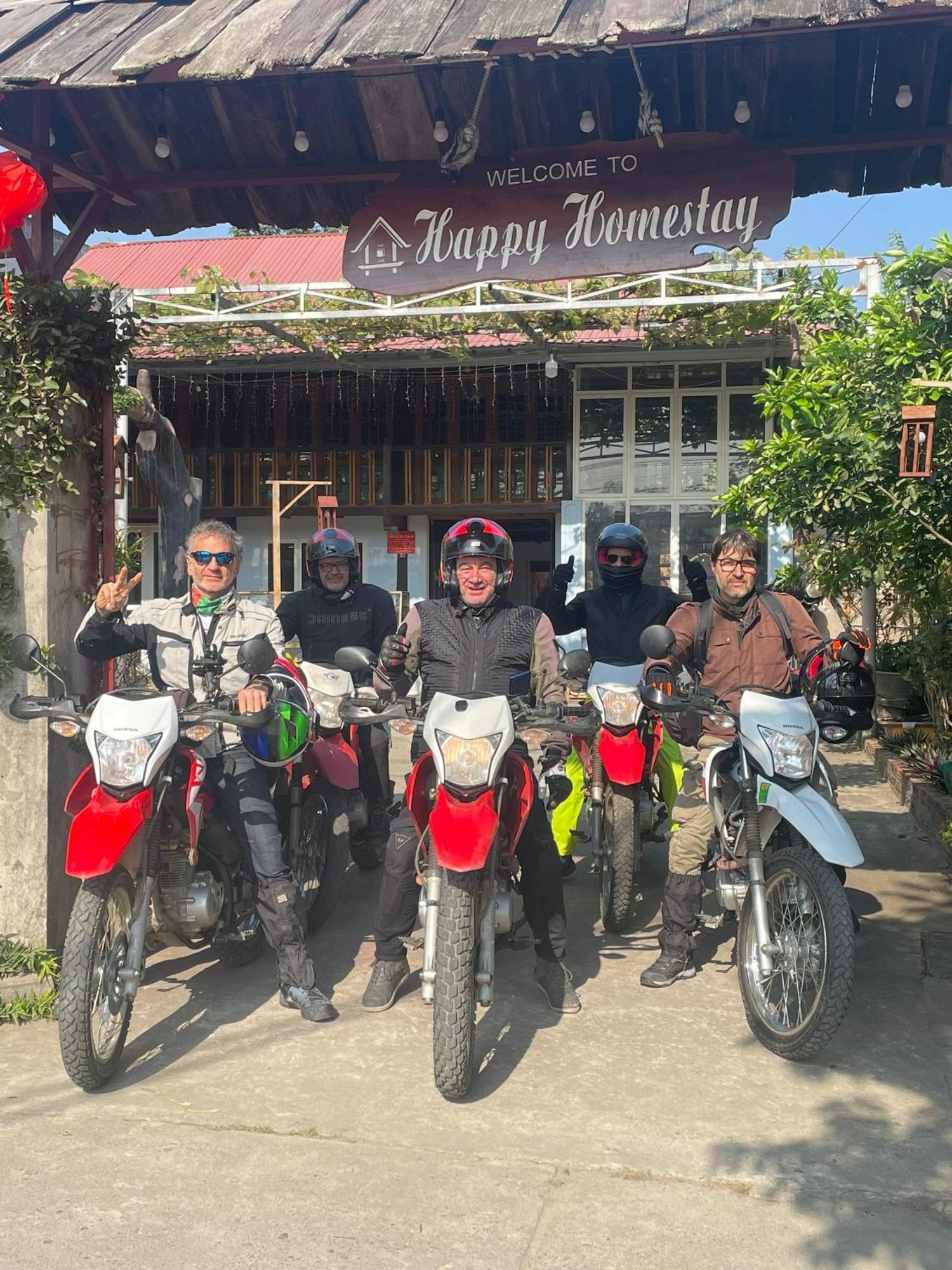 Happy Homestay Nghia Lo Esterno foto